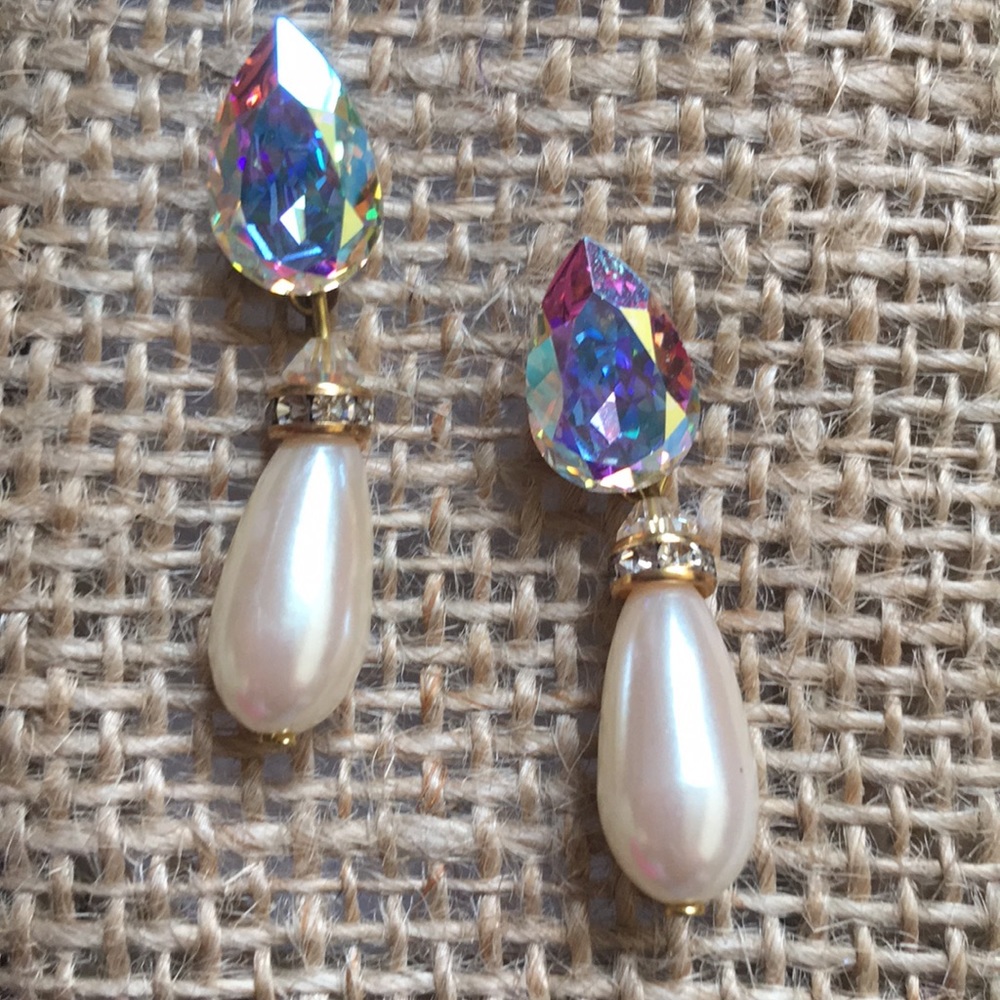 Rhinestone and pearl dangle earrings